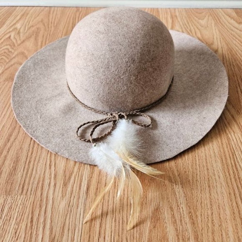 American Eagle Outfitters Wool Floppy Bohemian Boho Tan Feathers  One Size. - Picture 3 of 11